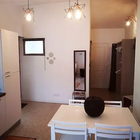 T2 40m² - Hyper Centre - Au Calme - Parking 50m - Immeuble Videosurveille